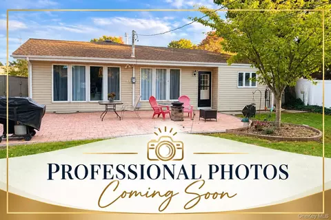4 Primrose Ave, Hicksville, NY 11801