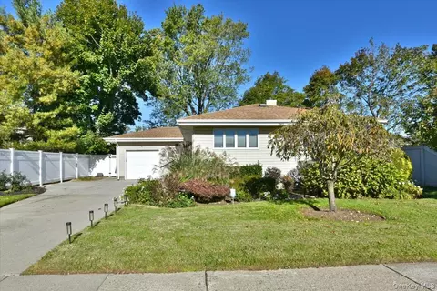 4 Primrose Ave, Hicksville, NY 11801