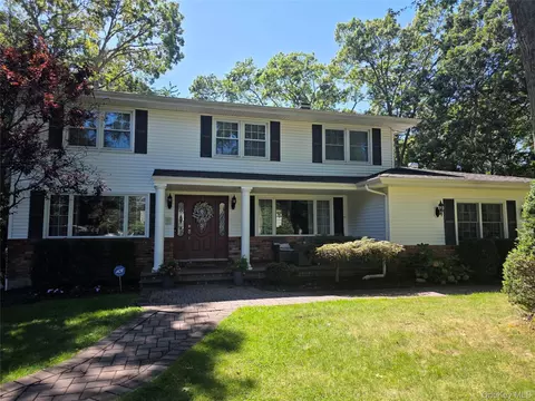 2 Deerfield Dr, Lake Grove, NY 11755