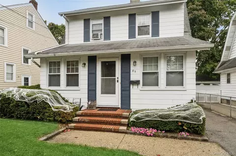 85 Magnolia Ave, Floral Park, NY 11001