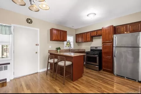 Entry Way - 1147 E 223rd St, New York, NY 10466 photo 1 of 3