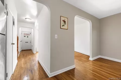 Entry Way - 1147 E 223rd St, New York, NY 10466 photo 2 of 3