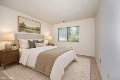 Bedroom - 5 Downing Pl #D, Poughkeepsie, NY 12603 photo 2 of 2