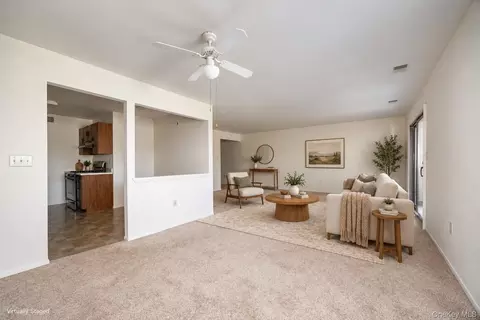 Living - 5 Downing Pl #D, Poughkeepsie, NY 12603 photo 3 of 3