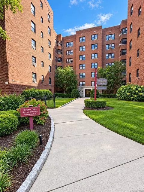 2 Fisher Dr #501, Mount Vernon, NY 10552