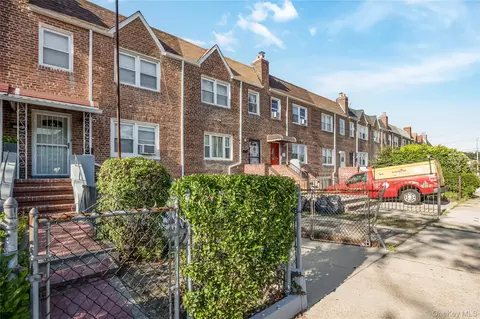 22533 Murdock Ave, New York, NY 11429
