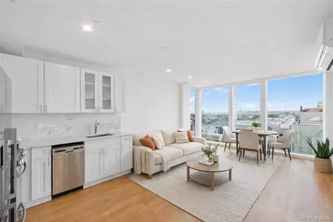 163 Beach 96th St #3A, Far Rockaway, NY 11693