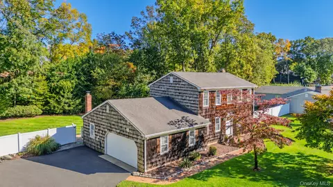 96 Stephen Dr, Wading River, NY 11792
