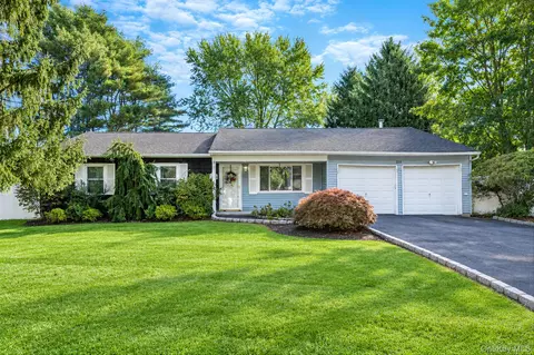 211 Mount Sinai Coram Rd, Coram, NY 11727
