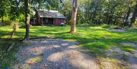 71 E Tusten Pl, Bethel, NY 12778