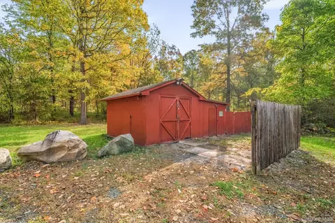Exterior - 161 Quaker St, Wallkill, NY 12589 photo 8 of 10