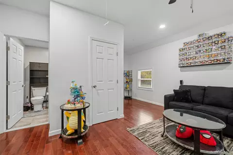 Entry Way - 161 Quaker St, Wallkill, NY 12589 photo 4 of 4