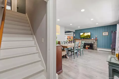 Entry Way - 23 Vail Rd, La Grange, NY 12603 photo 1 of 6