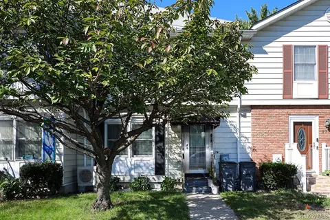 25 Centre St, Yonkers, NY 10701