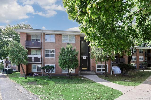 191 Kearsing Pkwy #E, Ramapo, NY 10952
