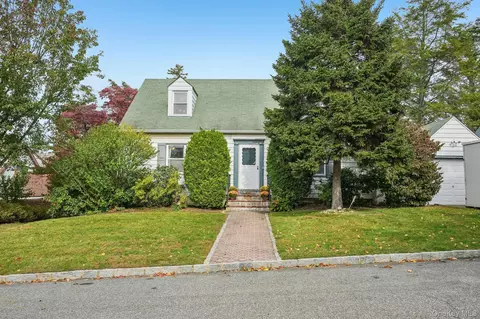 35 Holbrook Ave, Yonkers, NY 10710