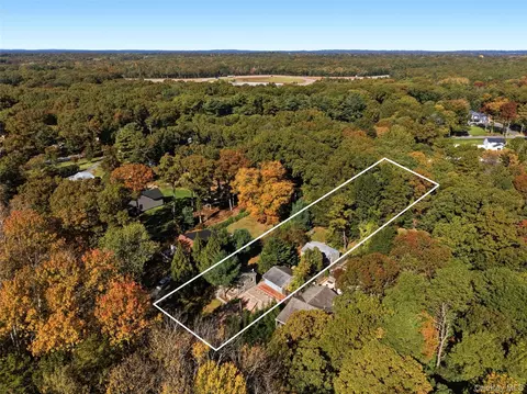 27 Deer Leap Rd # A, Ridge, NY 11961