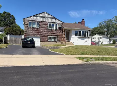 524 Pontiac Rd, East Meadow, NY 11554