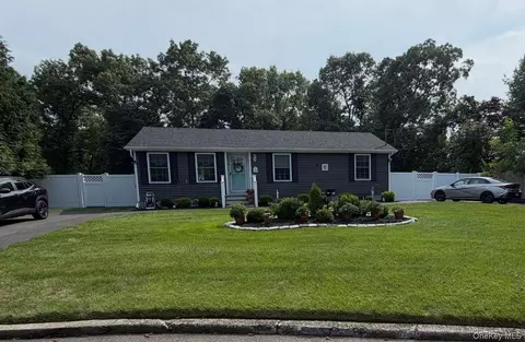 204 Pacific St, Port Jefferson Station, NY 11776