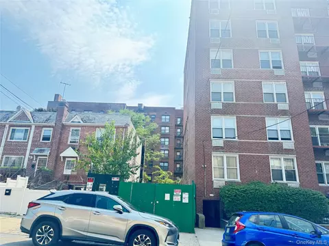63-86 Wetherole St, New York, NY 11374