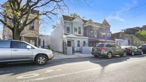 414 E 182nd St, New York, NY 10457
