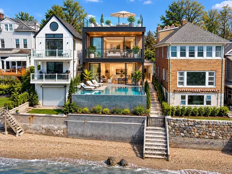 83 Rochelle St, New York, NY 10464