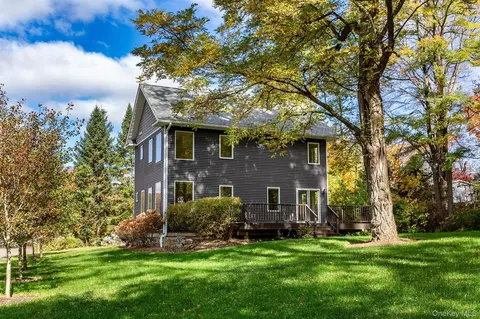 44 Merwin Rd, North East, NY 12546