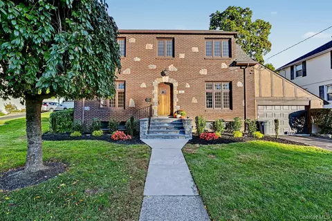 280 Marbledale Rd, Eastchester, NY 10707
