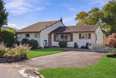 1316 Brooklyn Blvd, Bay Shore, NY 11706