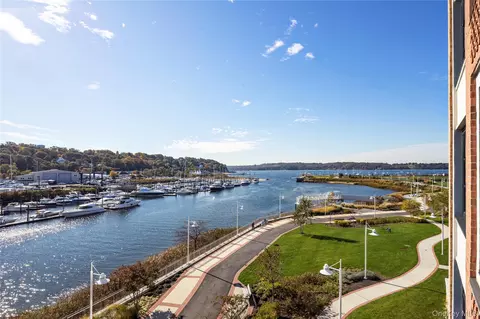 100 Garvies Point Rd #1036, Glen Cove, NY 11542