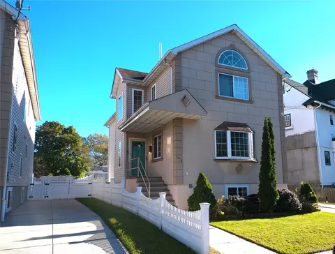 1478 Dunbar St, Far Rockaway, NY 11691