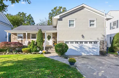 214 Wetherill Rd, Garden City, NY 11530