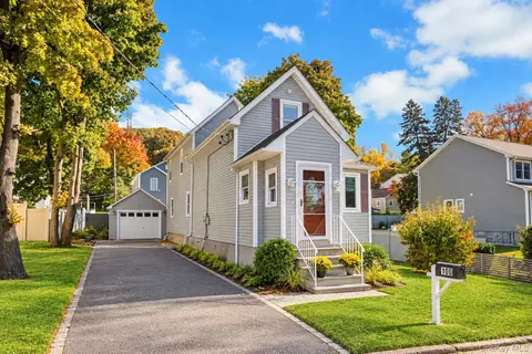 100 Sears Ave, Greenburgh, NY 10523