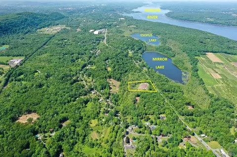 676 Broadway, Esopus, NY 12487