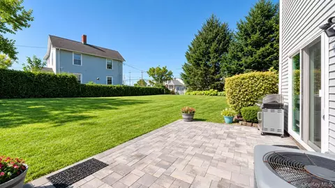 Exterior - 94 Smith Ave, Islip, NY 11751 photo 4 of 6