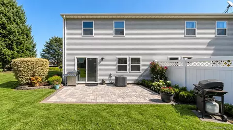 Exterior - 94 Smith Ave, Islip, NY 11751 photo 5 of 6