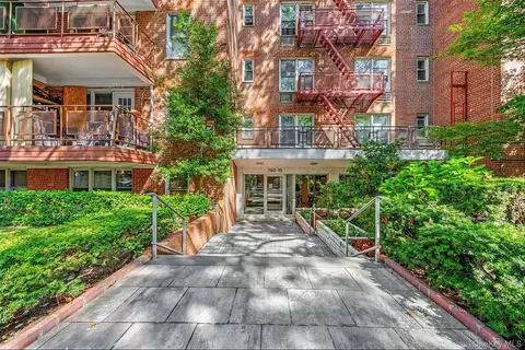 150-15 79th Ave #1L, Flushing, NY 11367