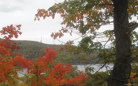 70 Deer Trl N, Greenwood Lake, NY 10925