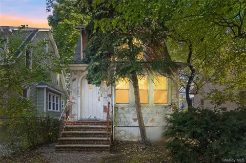 3814 Secor Ave, New York, NY 10466