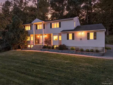 20 Algonquin Cir, Ramapo, NY 10952