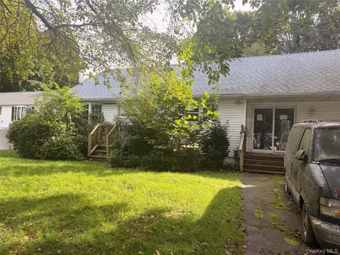 16 School St, Cortlandt, NY 10567