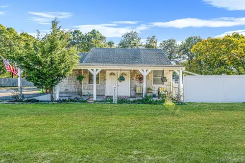 350 Hawkins Rd, Centereach, NY 11720