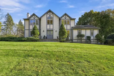 25 Smith Hill Rd, Ramapo, NY 10952