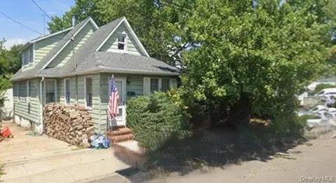 1366 Easr St, Hempstead, NY 11003