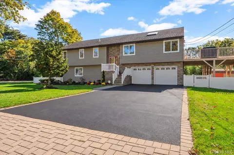 2 Jayne Ct, Nesconset, NY 11767