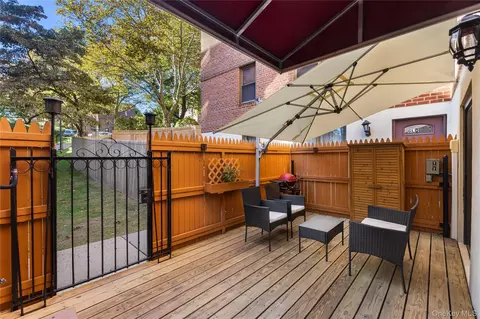 171 Pearsall Dr #GLC, Mount Vernon, NY 10552