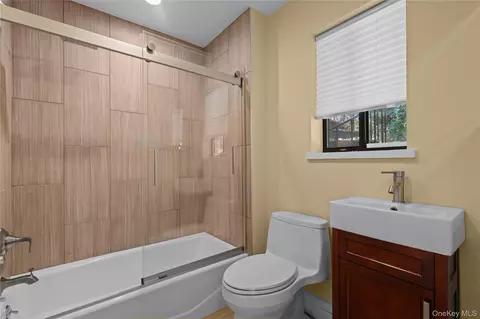 Bath - 9 Deer Run, Rye Brook, NY 10573 photo 5 of 5