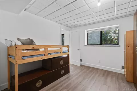 Bedroom - 9 Deer Run, Rye Brook, NY 10573 photo 4 of 4