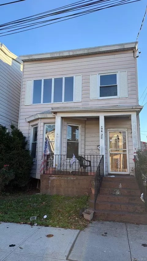 94-27 85th St, New York, NY 11416