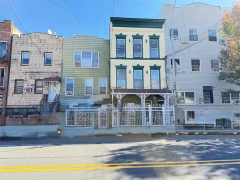 3057 14th St, New York, NY 11102